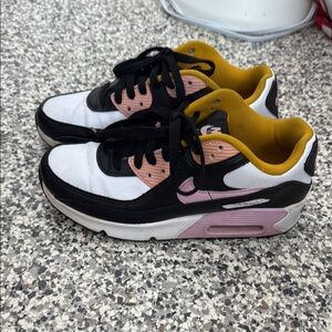 Nike Air Max-Youth 4, Women 6